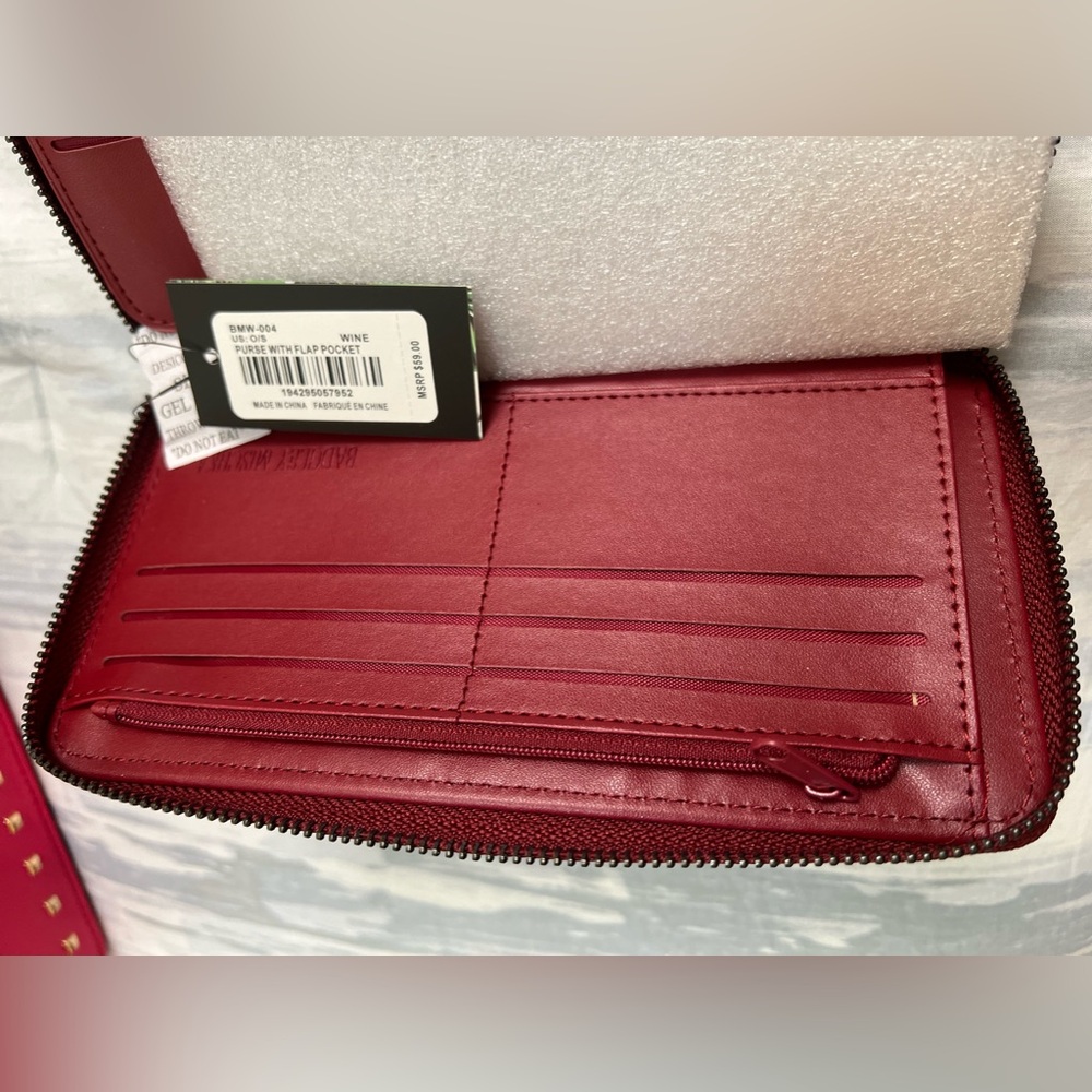 Wallets - Picture 3 of 9
